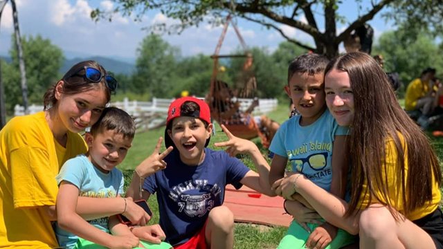 Gi en uforglemmelig sommercamp for barn i Romania og Ukraina 2025